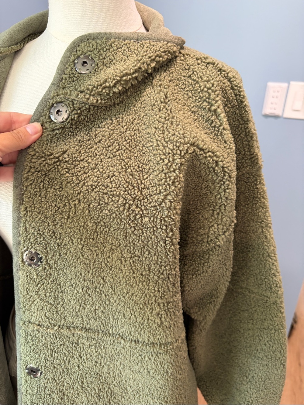 Velvet by Graham & Spencer Reversible Sherpa Jacket Olive Faux Suede - Picture 5 of 12
